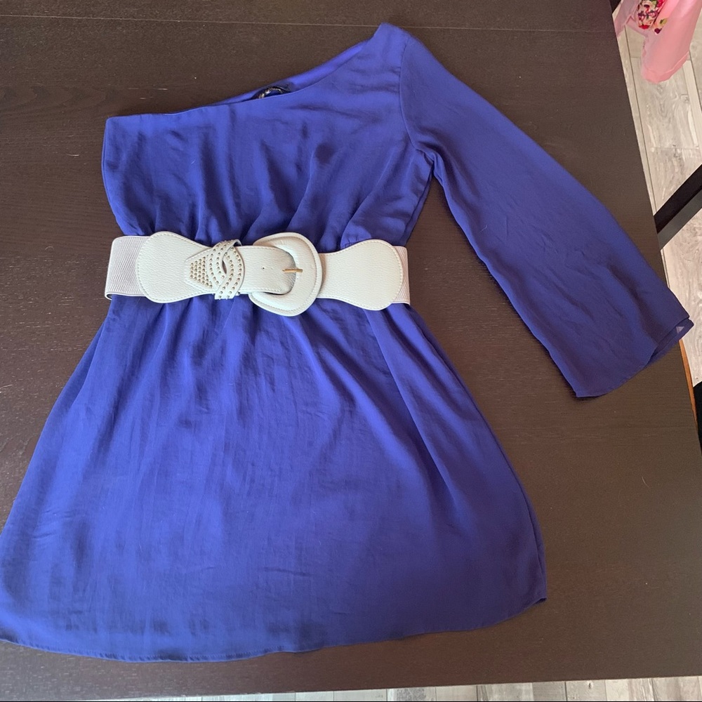 M blue one-shoulder dress with belt